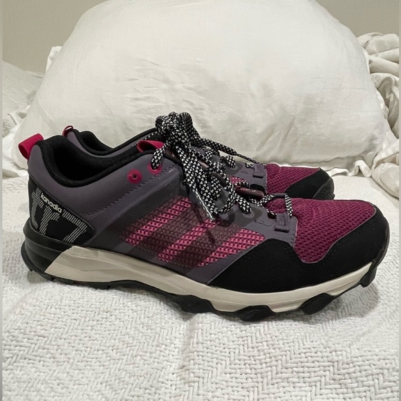 Adidas like new running shoes size 8 - Picture 2 of 6